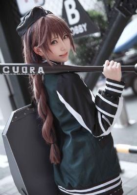 胸部丰满的妈妈