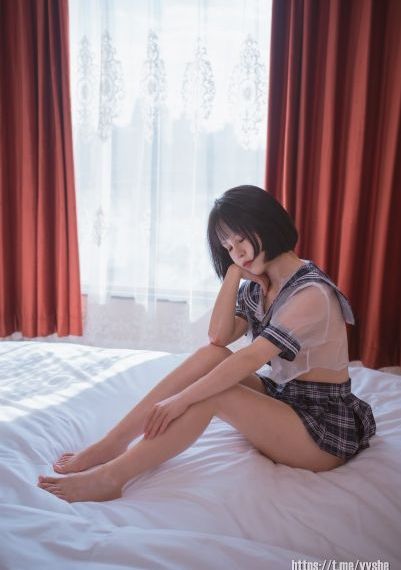 二个吃我乳房一个吃我b