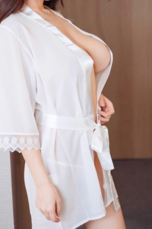年轻貌美的后妈3