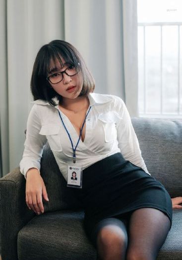 李采潭热情的邻居电影播放