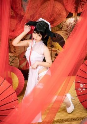 他掀开裙子舌头伸进去在线观看