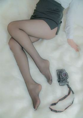 按摩的女大学生